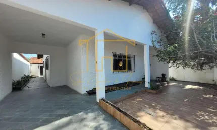 Casa para Venda em Itanhaém, Jardim Grandesp, 3 dormitórios, 1 suíte, 2 banheiros, 3 vagas