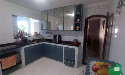 Sobrado com 4 dormitórios, sendo 1 suíte e piscina à venda, 184 m² por R$ 800.000 - Conjunto Residencial Trinta e Um de Março - São José dos Campos/SP