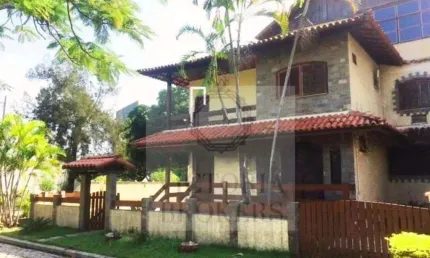 Casa triplex à venda em excelente localização na barra da tijuca - condomínio jardim nova barra