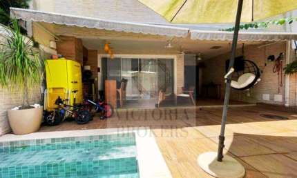 Casa triplex à venda com 4 Quartos, Piscina e Energia Solar - Condomínio Alvorada Private – Recreio