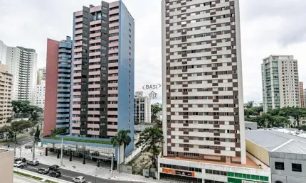 Sala comercial para alugar na Avenida República Argentina, 210, Água Verde, Curitiba