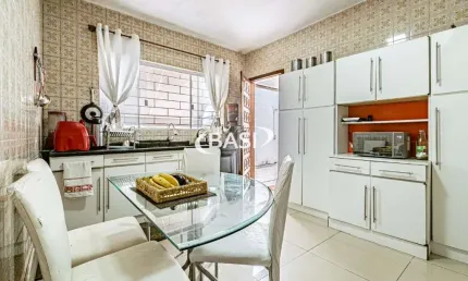Casa terrea a Venda no Parolin com 4 quartos e 1 escritorio