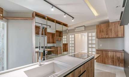 APARTAMENTO UM POR ANDAR , QUATRO SUITES E DUAS VAGAS DE GARAGEM !!!!!
