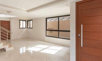 Triplex em Condominio Fechado a Venda no Tingui (3 QUARTOS) - QUINTAL AMPLO