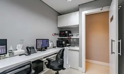 Sala comercial com 6 salas à venda na avenida república argentina, 210, água verde, curitiba, 240 m2 por r$ 2.800.000