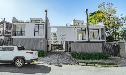Excelente localizacao, condominio com 5 casas pronto para morar