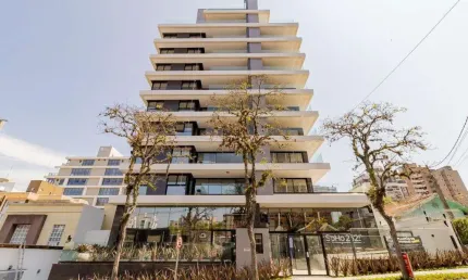 Excelente apartamento no Champagnat, do lado da praca da Espanha
