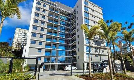 Cobertura com 2 dormitorios, 1 suite  em otima localizacao no Batel