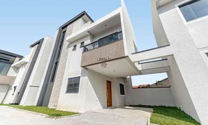 Lindo Sobrado, Novo em Condominio a venda, 3 Dormitorios, Suite e Atico com amplo terraco, proximo ao Shopping Jockey  Plaza