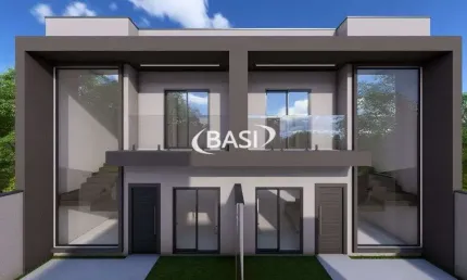 Sobrado com 3 quartos sendo 1 suite, a venda no Xaxim