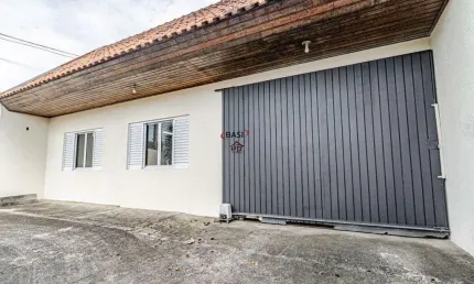 Casa à venda na Rua Sebastião Rosa Lima, 374, Xaxim, Curitiba
