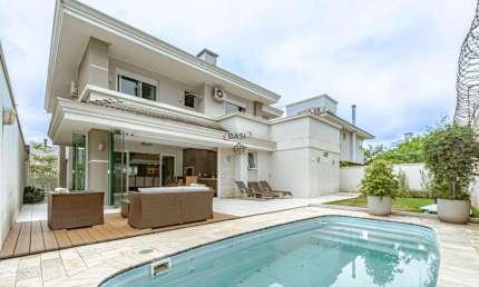casa cond. Terra da Mata toda mobiliada, com 4 suites e piscina.