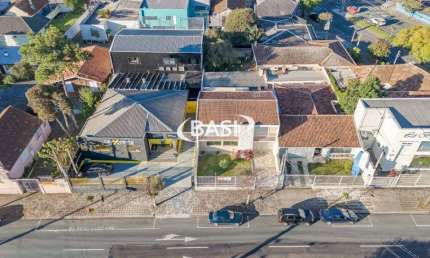 Casa Comercial a Venda no Centro de Curitiba (EXCELENTE LOCALIZACAO) - Desocupada