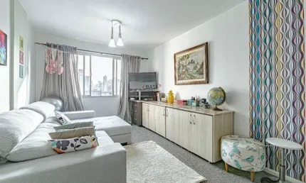 Apartamento a Venda no Centro de Curitiba, proximo mercado Municipal.