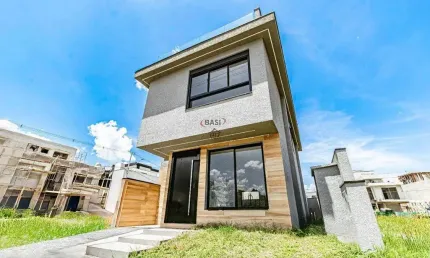 Sobrado em condominio fechadoa venda no santa candida (3 suites e 2 vagas)
