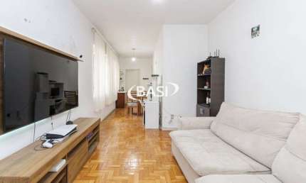Apartamento Amplo de 2 Quartos a Venda no Alto da XV