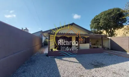 Casa com 3 quartos à venda na Rua Cabo Frio, 1.111, Shangri-lá, Pontal do Paraná por R$ 275.000