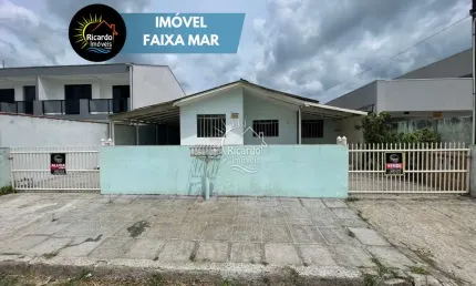 Casa com 3 quartos à venda na Rua Anídio Vizzoto, 46, Ipanema, Pontal do Paraná por R$ 330.000