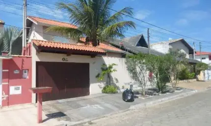 Casa com 3 quartos à venda na Rua Noruega, --, Centro, Peruíbe, 320 m2 por R$ 500.000