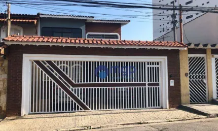 Sobrado com 3 dormitórios à venda, 194 m² - Vila Aurora
