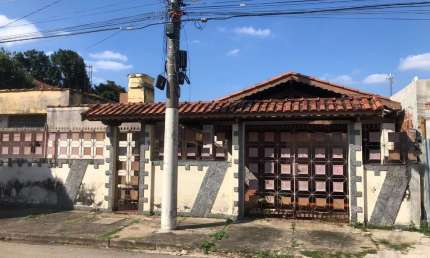 Casa com 3 dormitórios à venda por R$ 550.000 - Parque Senhor do Bonfim - Taubaté/SP