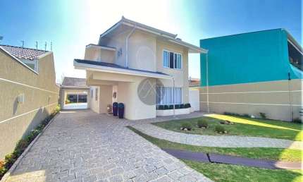 Residencial alto padrão com 300 m² semi mobiliada, bem localizada no bairro São Pedro
