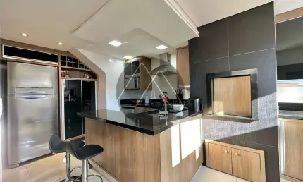 Sobrado residencial em condomínio fechado semimobiliado no Centro de São José dos Pinhais