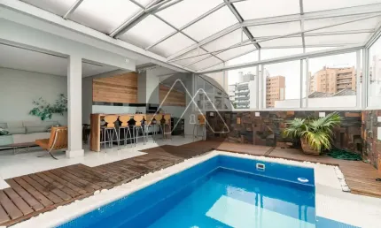 COBERTURA COM PISCINA COBERTA, PRÓXIMA AO CLUB CURITIBANO