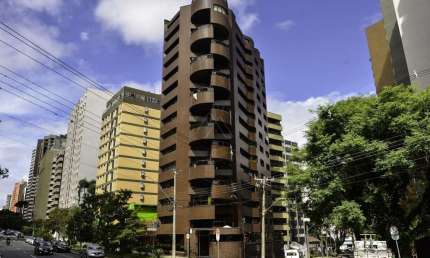 APARTAMENTO ENSOLARADO PRÓXIMO À PRAÇA DO JAPÃO COM PISCINA INTERNA