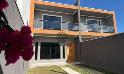 Lindo sobrado novo a venda no Pinheirinho em Curitiba.
