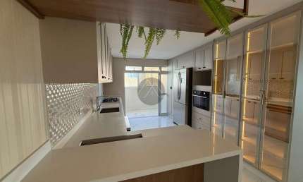 Apartamento semi mobiliado com 4 vagas a venda no Centro de São José dos Pinhais.