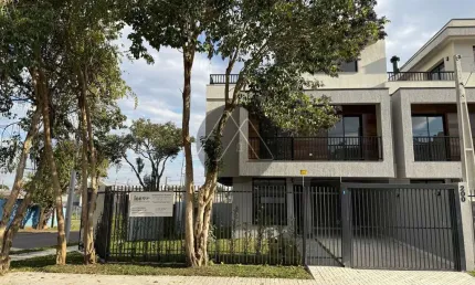 Triplex novo com terraço e amplo espaço de terreno a venda no guabirotuba