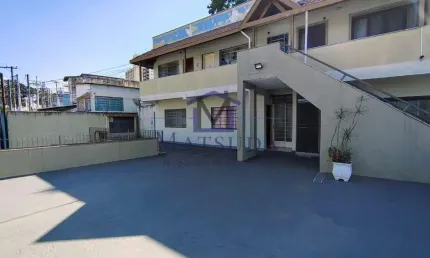 Apto de 1dorm, quintal, 1 vaga, no centro, apenas Rs180mil