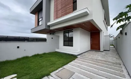 Casa com 3 quartos à venda na Rua José João Vieira, 260, Campeche, Florianópolis por R$ 1.880.000