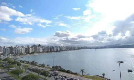 Apartamento com 4 quartos à venda na Avenida Governador Irineu Bornhausen, 3174, Agronômica, Florianópolis por R$ 1.980.000