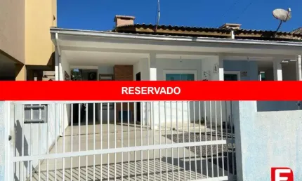 Casa com 3 quartos à venda na Rua João Horácio Vieira, 241, Mariluz, Itapoá por R$ 380.000