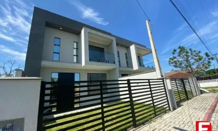 Casa com 3 quartos à venda na Rua 450, 656, Volta ao mundo, Itapoá, 130 m2 por R$ 530.000