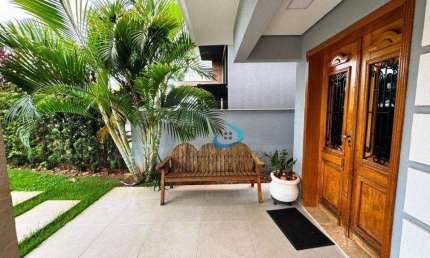 Linda Casa Diferenciada Condomínio Parque Taua, Londrina PR.