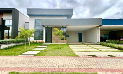Casa com Escritório e Piscina no Condomínio Laguna – Indaiatuba – Sp.