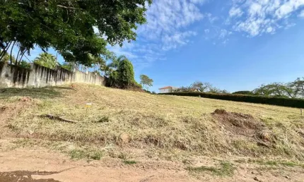 Terreno à Venda no Condomínio Mosteiro de Itaíci - Indaiatuba  Sp.
