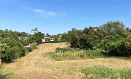 Terreno à Venda no Condomínio Colinas do Mosteiro de Itaíci - Indaiatuba - Sp.