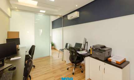 Centro Profissional El Greco Sala Comercial Duplex no Bairro Petrópolis