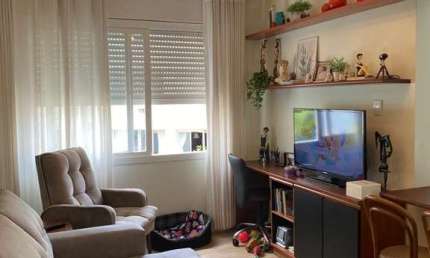 **Apartamento Semi  mobiliado à Venda em Porto Alegre, RS**