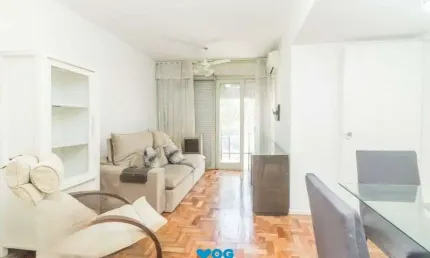 Apartamento de 2 dormitórios com sacada e 1 vaga no petrópolis.