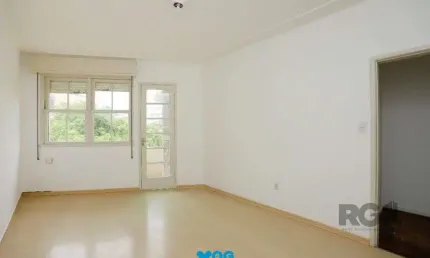 Apartamento 03 dormitórios no Bairro Santana em Porto Alegre.
