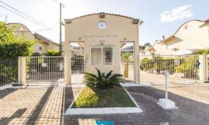 Casa com 2 quartos à venda na Avenida Edgar Pires de Castro, 350, Hípica, Porto Alegre
