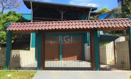 Casa para Venda - 200m², 3 dormitórios, sendo 1 suites, 2 vagas - Hípica