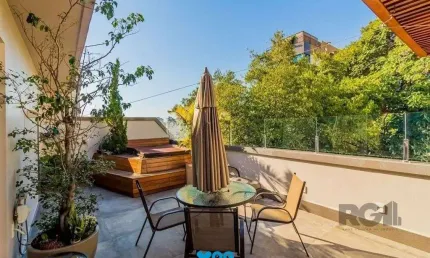 Excelente cobertura de 182m² com 3 dormitórios e 2 vagas.