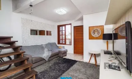 Casa de 117m² - 3 dormitórios e 1 vaga no bairro Hípica