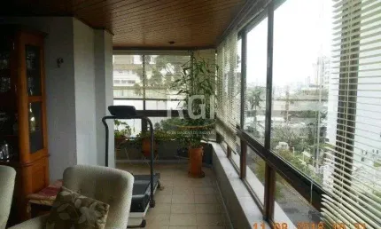 Apartamento para Venda - 137m², 3 dormitórios, sendo 1 suites, 2 vagas - Petrópo